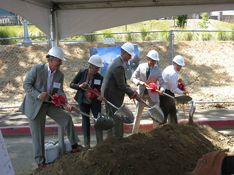 Capital-Yards-groundbreaking-Dig_800x600